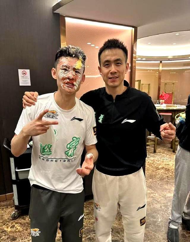 AA, 其中赵继伟